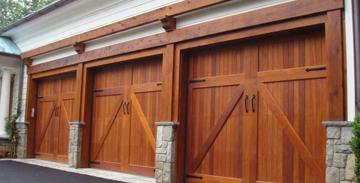 Обзор и инструкция по установке деревянных ворот