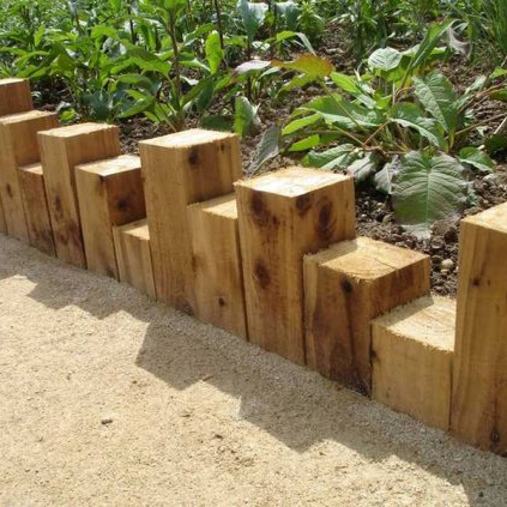Забор из бруса, бревен и досок своими руками: простое руководство по строительству и оформлению деревянного забора для новичков
