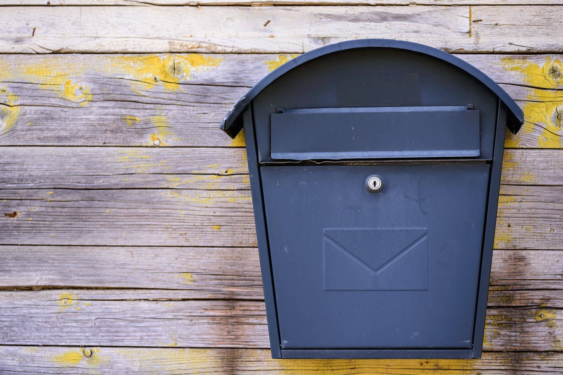 Интересные идеи для оформления уличного почтового ящика