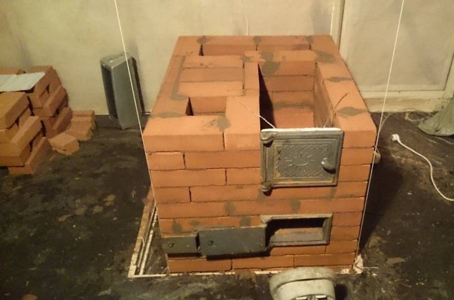 Кирпичная печка в гараж