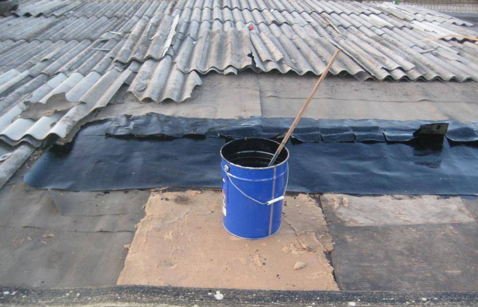 Чем залить крышу гаража чтобы не протекала — видео инструкция и фото