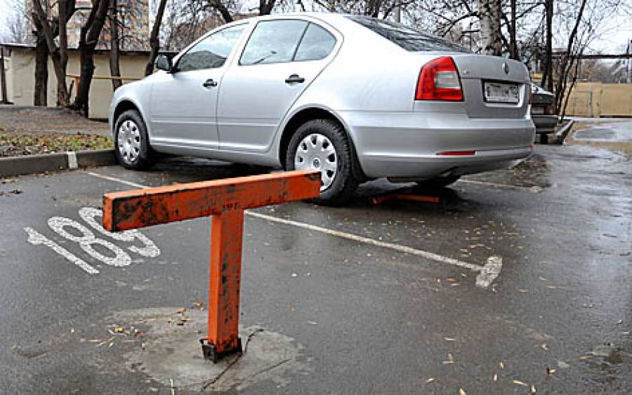 Блокиратор парковочного места – где купить и как установить?