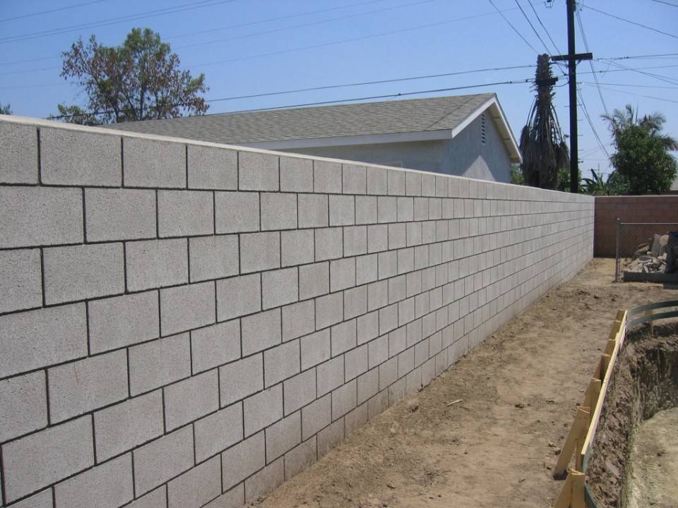 Применение газобетонных блоков для строительства дома, забора, фундамента, кладка стен и перегородок