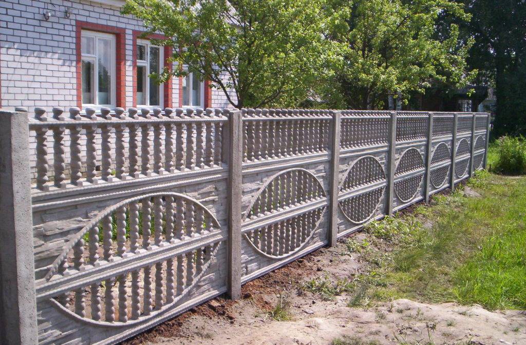 Забор из арт бетона — особенности, варианты изготовления, полезные советы - заборчик