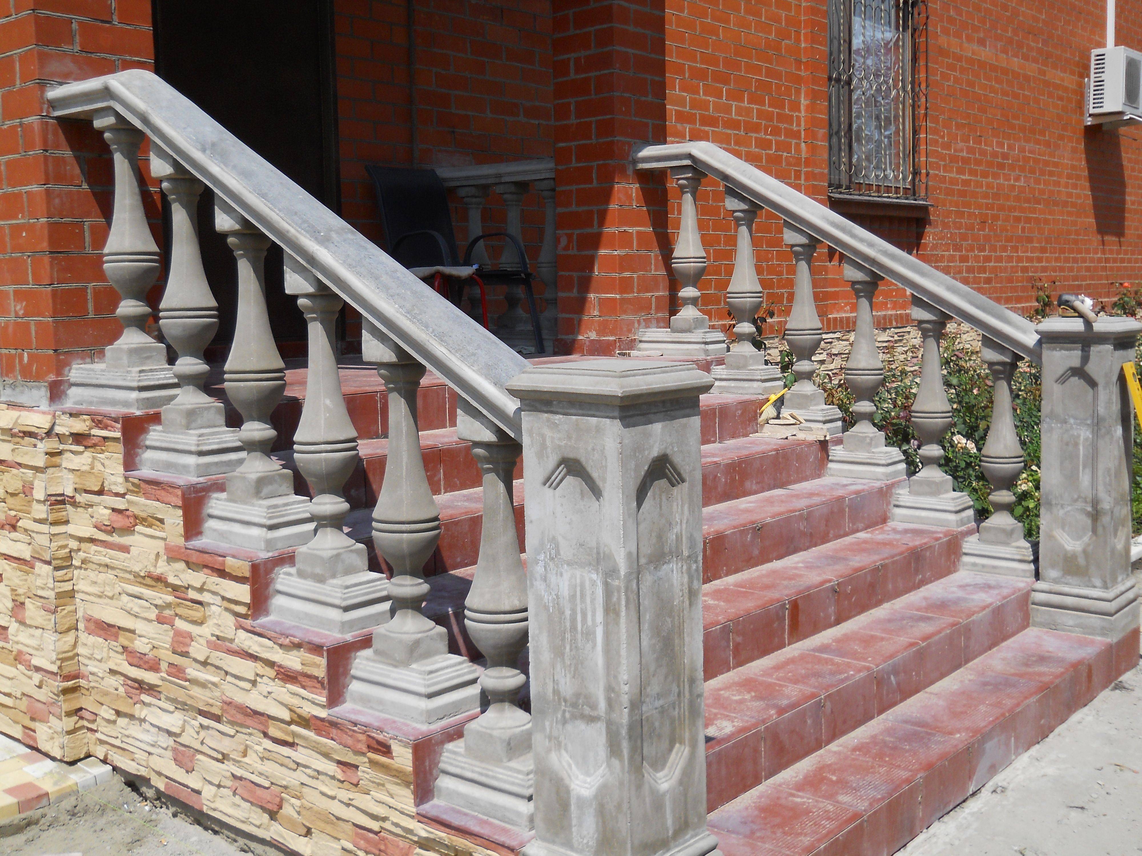 Перила для бетонной лестницы в частном доме — основные тезисы