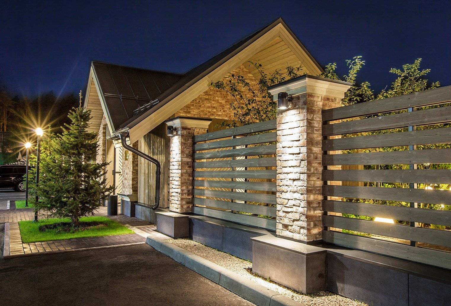 Забор (126 фото): виды ограждений для частного дома и дачи, красивые универсальные дачные конструкции