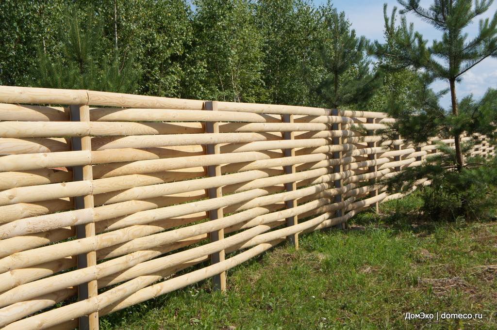 Какие бывают деревянные ограждения для дачи: виды материала, способы установки