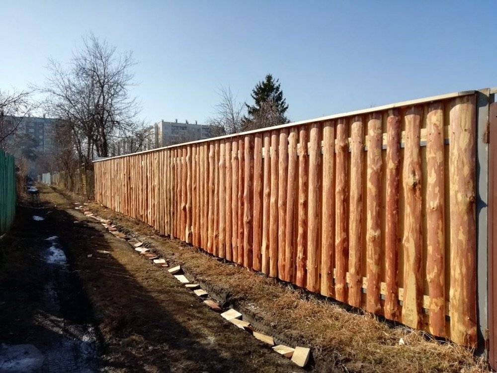Забор из необрезной доски - этапы строительства