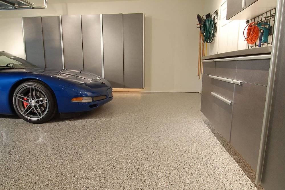 Виды резинового покрытия для гаража: особенности плитки, рулонов и наливных полов