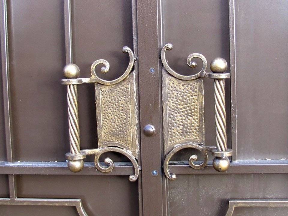 Кованые ворота: фото изделий, сочетающих эстетику ажура и прочность металла – советы по ремонту
