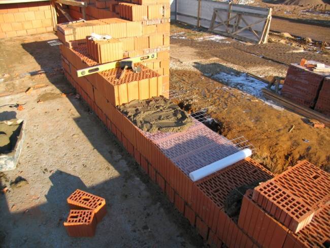 Дом из пенобетона и кирпича: строительство из блоков