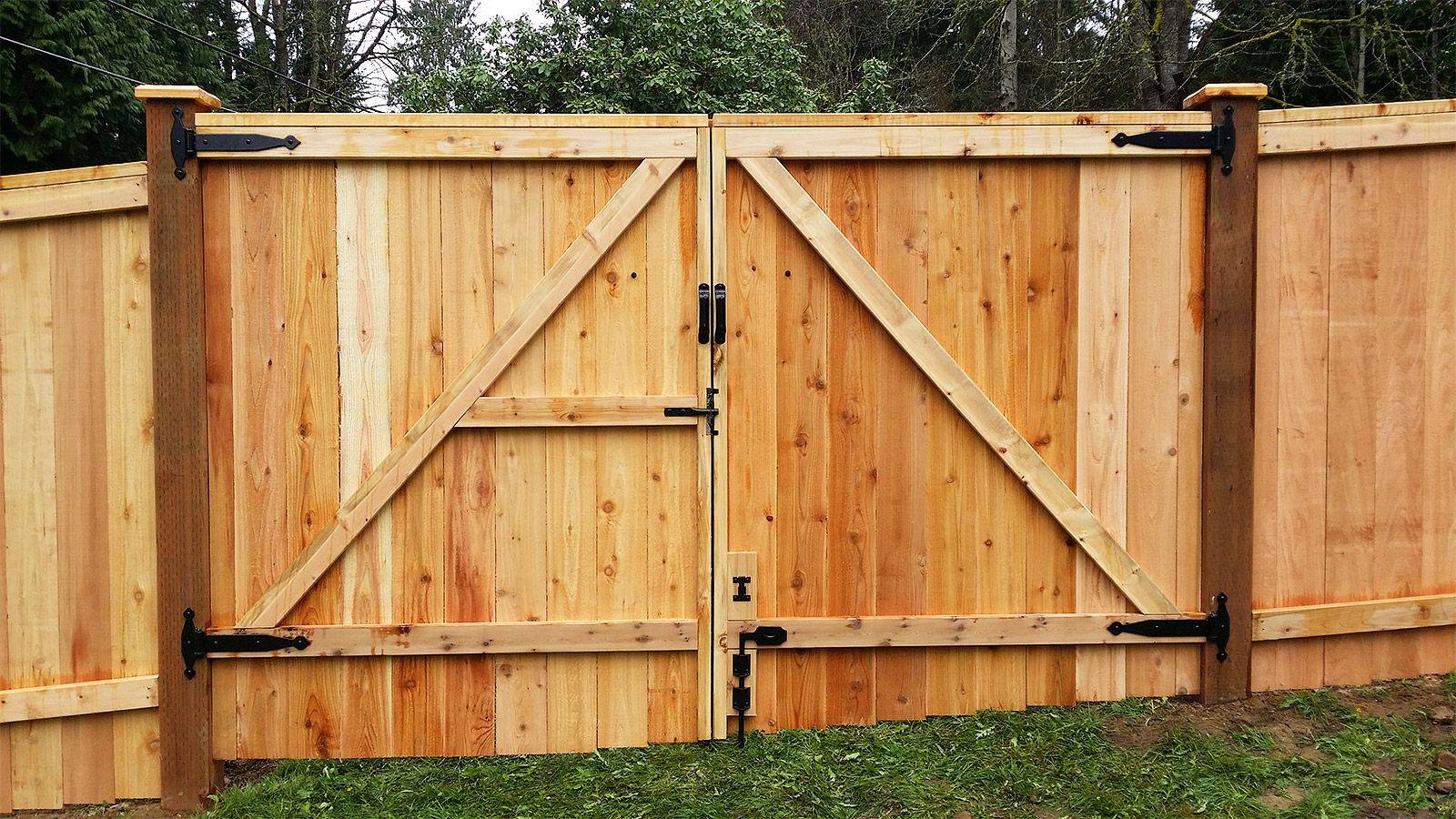 Распашные ворота: современные конструкции и советы как построить своими руками (115 фото-идей)