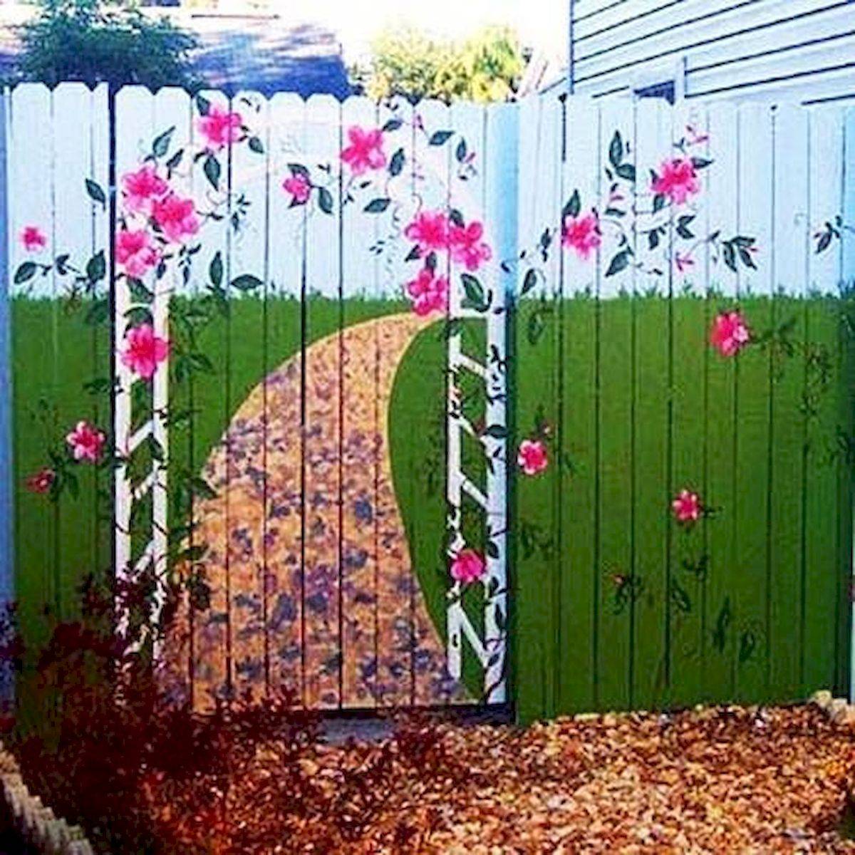 Как украсить забор из профнастила с внутренней стороны: оформление цветами, декор деревянного забора
 - 26 фото