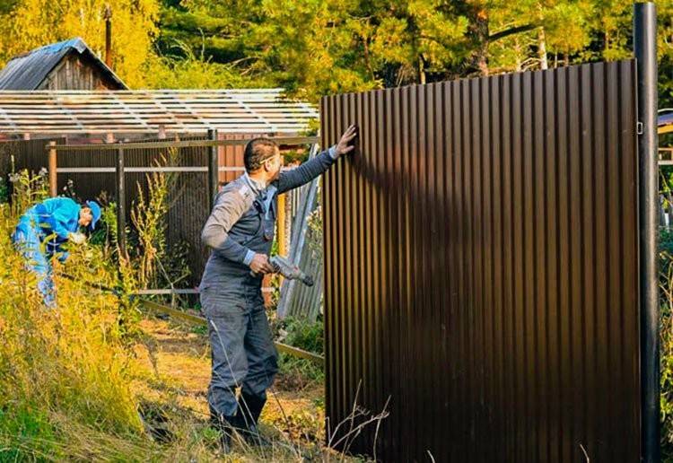 Забор — ставить или нет до начала строительства