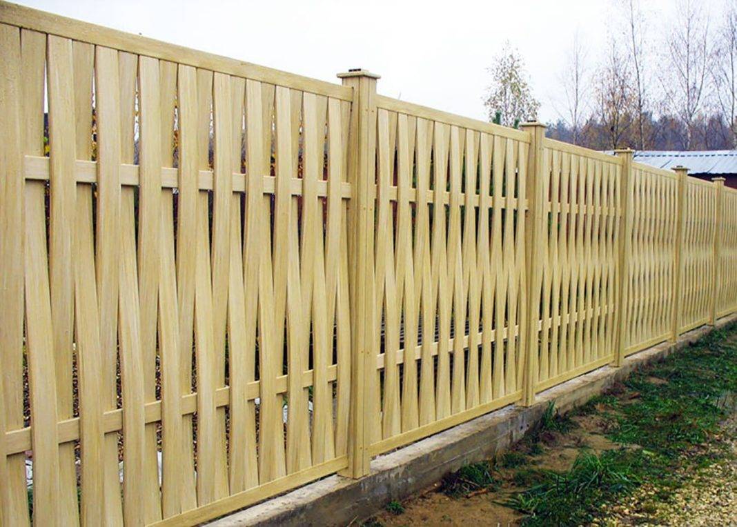 Деревянный забор из готовых секций — sdelayzabor.ru