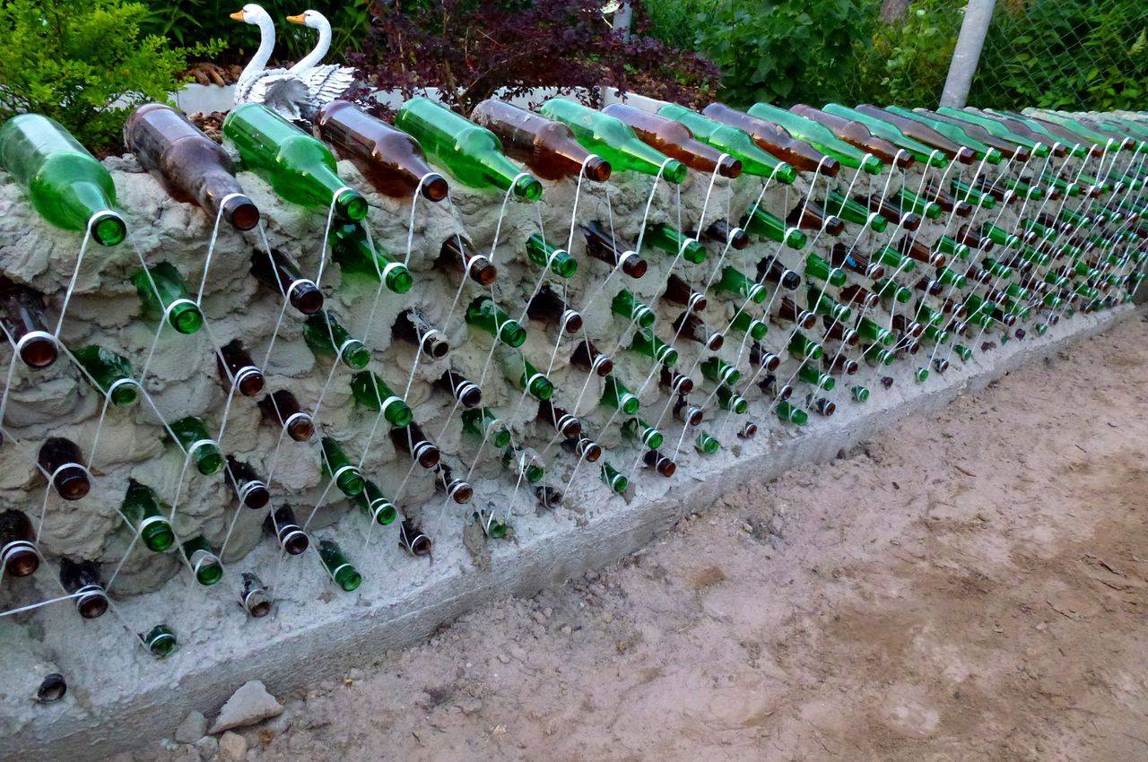 Как сделать забор из пластиковых бутылок своими руками | «mz»