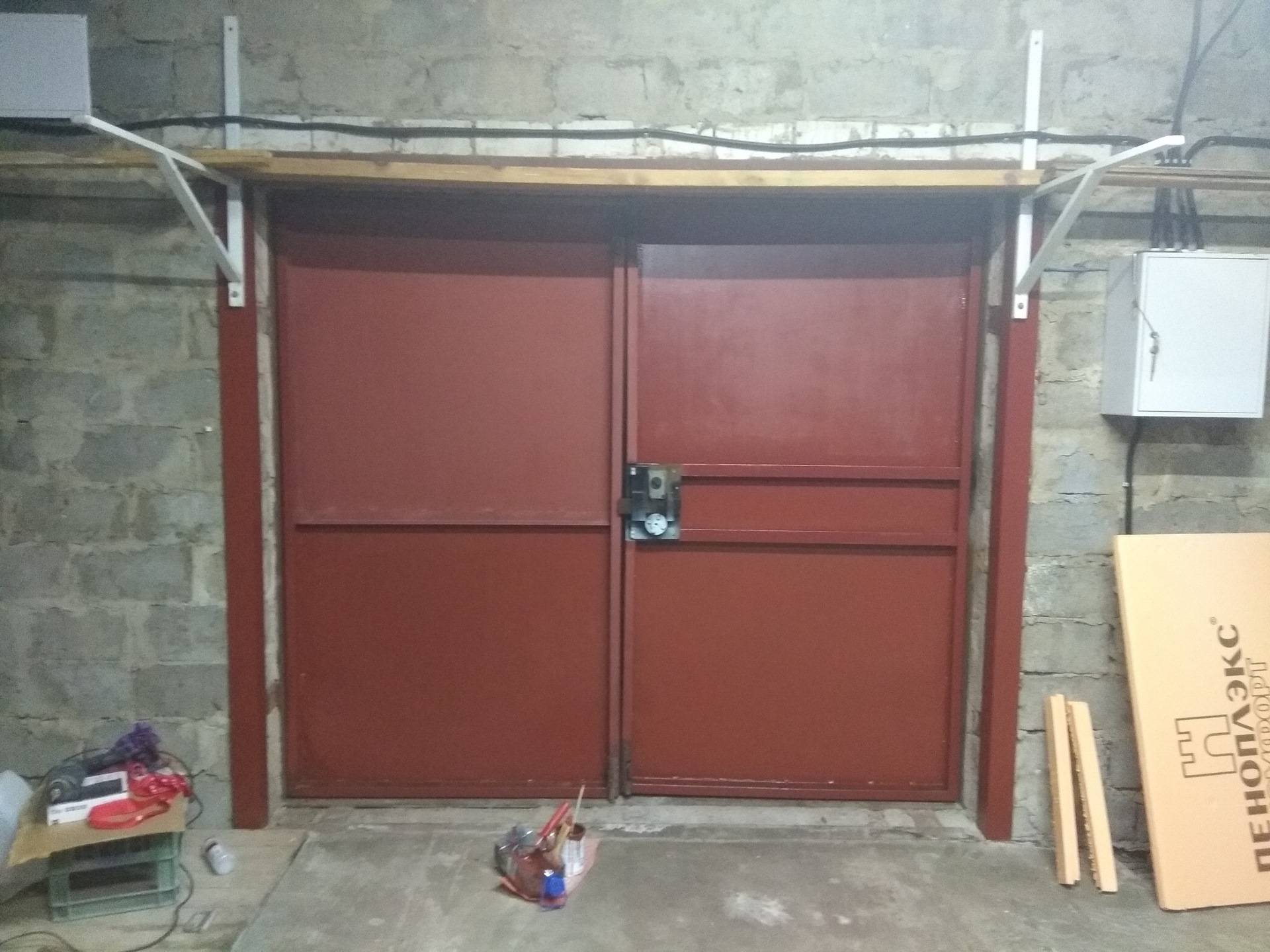 Как утеплить гаражные ворота своими силами
