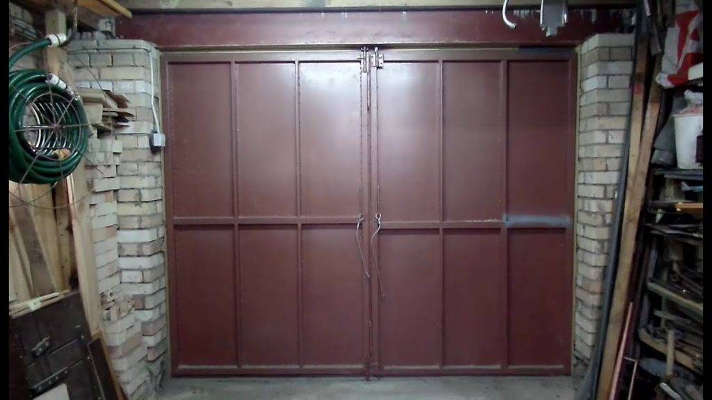 Как сварить ворота для гаража из профтрубы