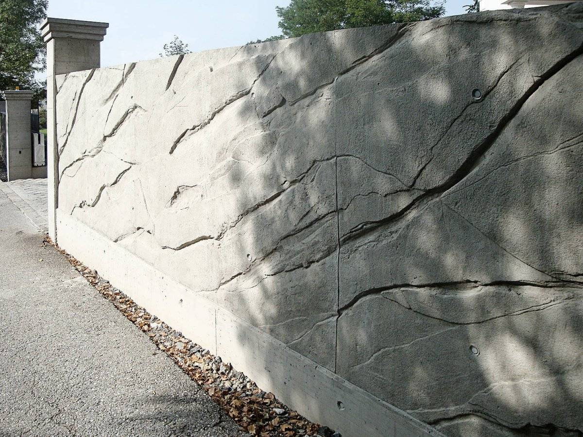 Как сделать забор из бетона своими руками и чем его покрасить - пошаговое руководство с фото и видео