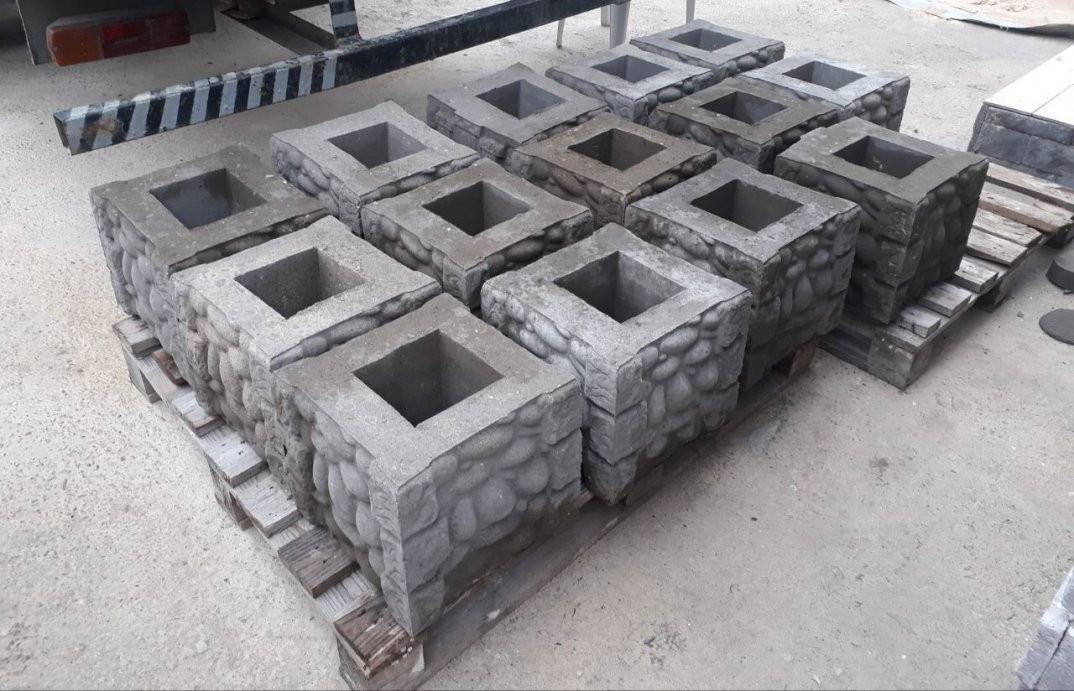 Как можно использовать декоративные бетонные блоки в современном малоэтажном строительстве