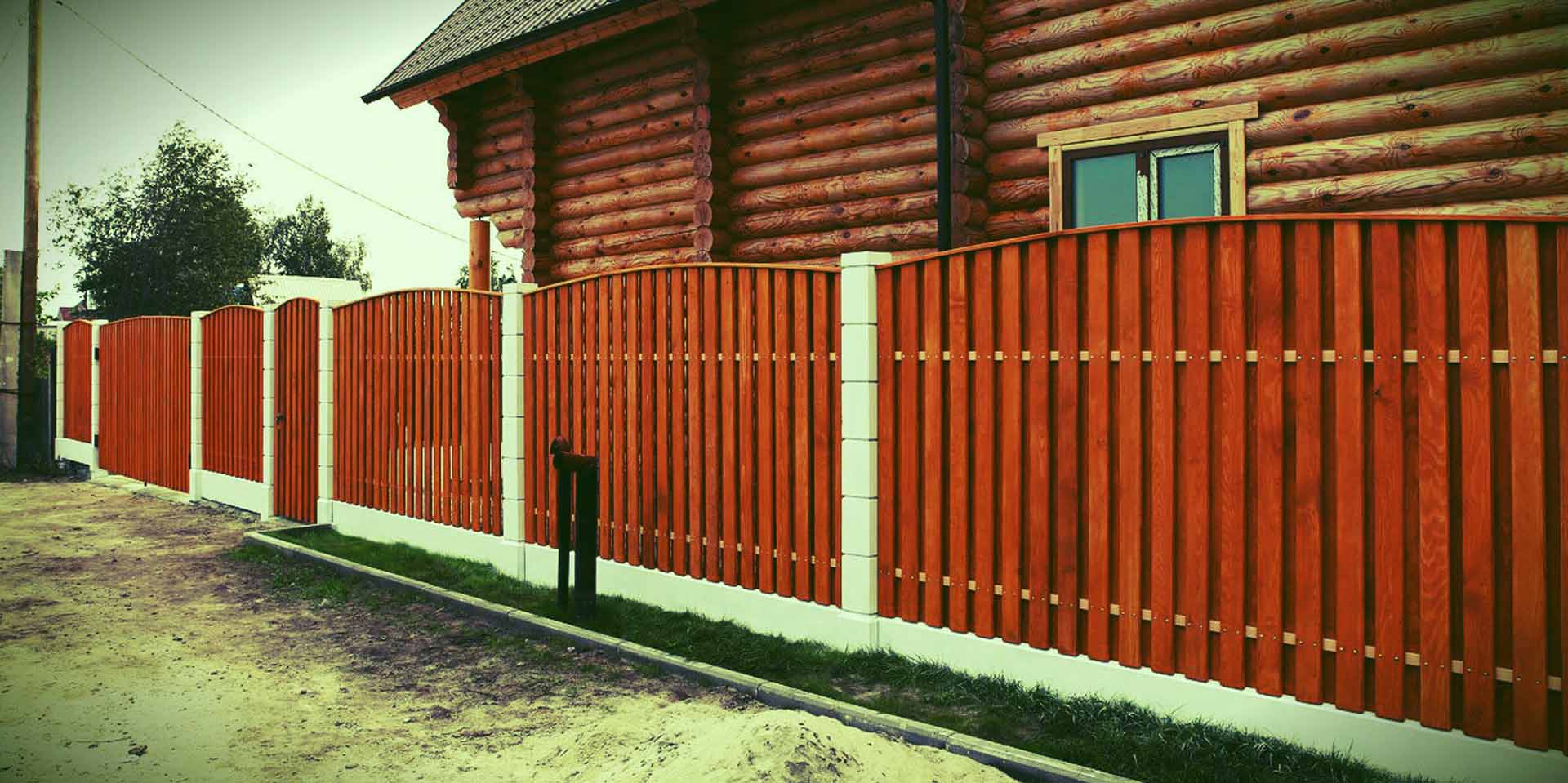 Покраска деревянных, бетонных, металлических и кирпичных заборов в москве и области
