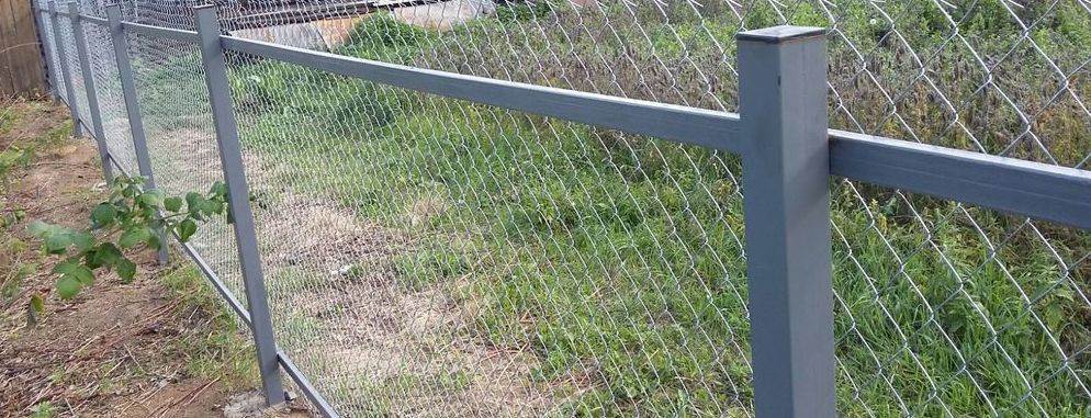 Забор из сетки рабицы своими руками — постройка, монтаж и уход за забором (120 фото + видео)