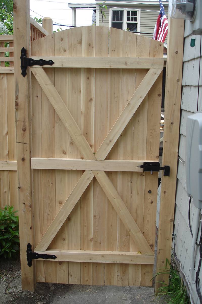 Как сделать ворота с калиткой для дачи из дерева: распашные варианты под старину