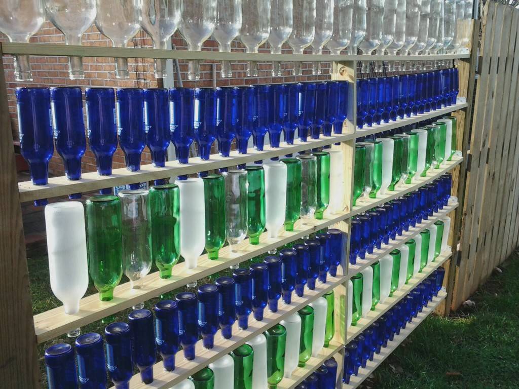 Забор из пластиковых бутылок своими руками: как сделать для сада, фото и видео