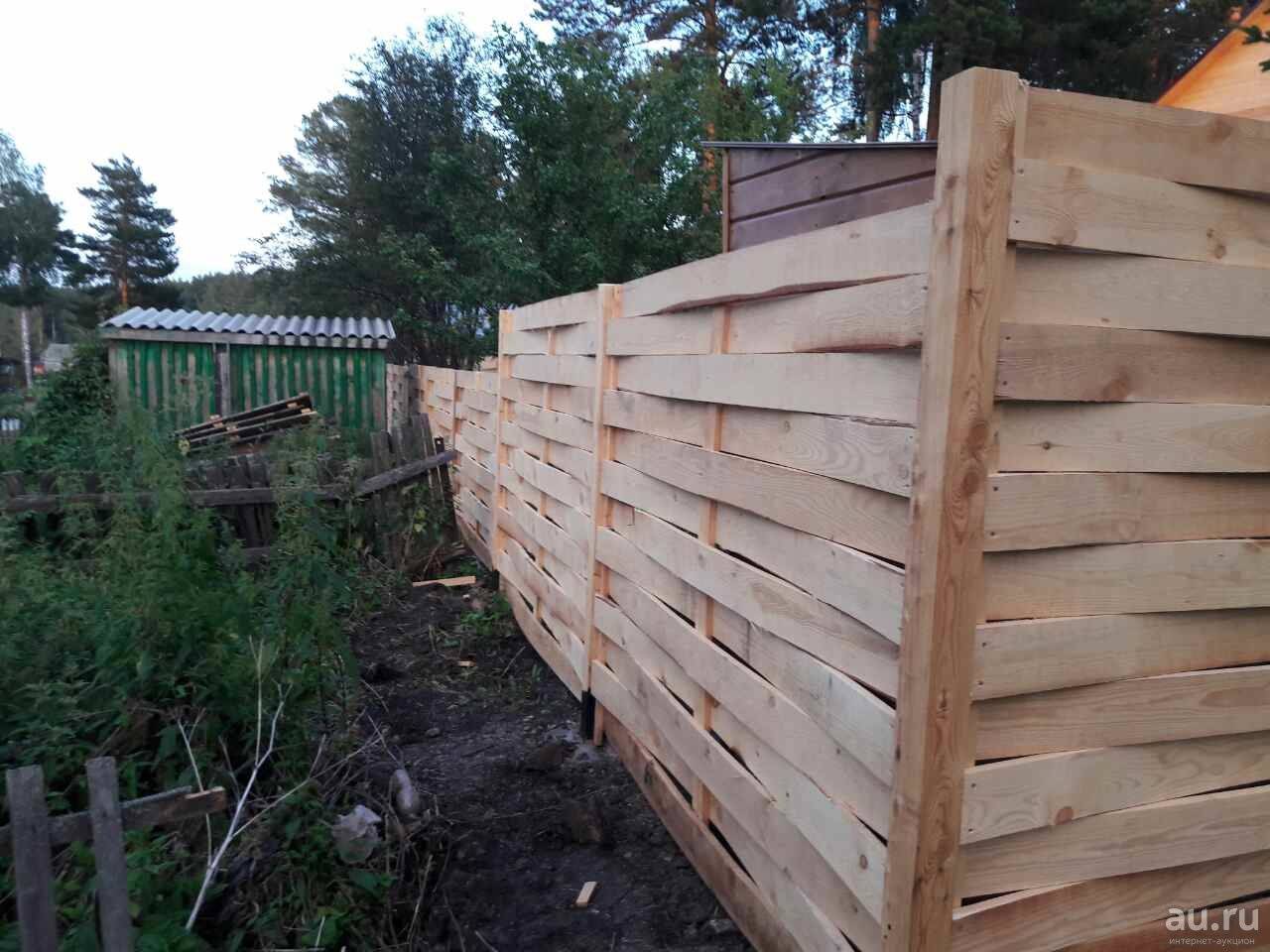 Забор из досок – создаем красивую и практичную ограду для загородного участка