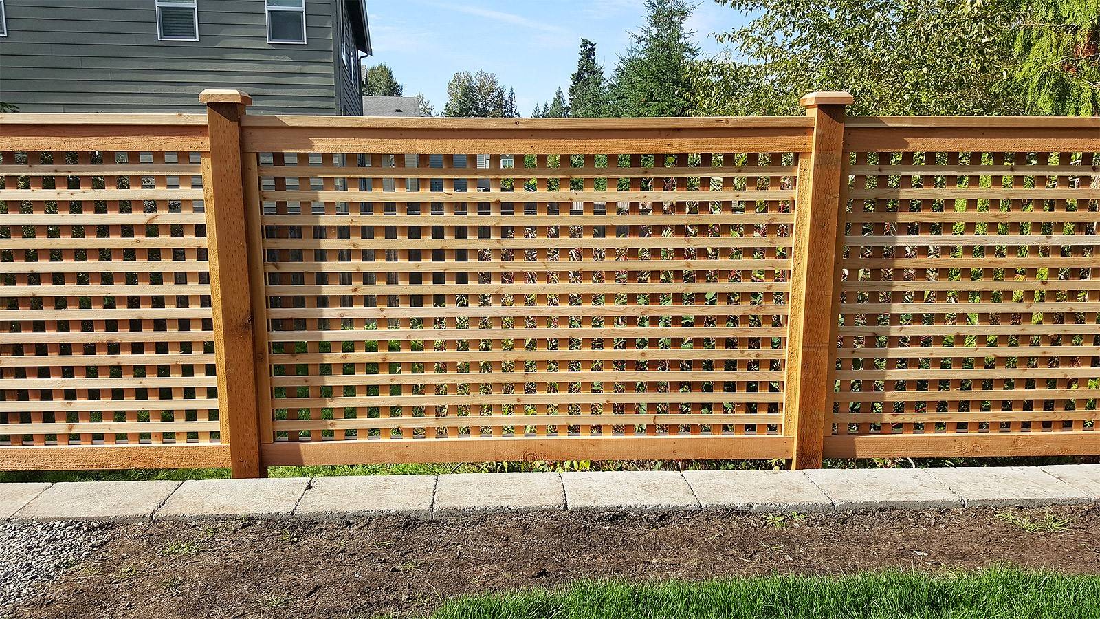 Декоративный забор для дачи из дерева: ограда для дачи и сада
 - 25 фото