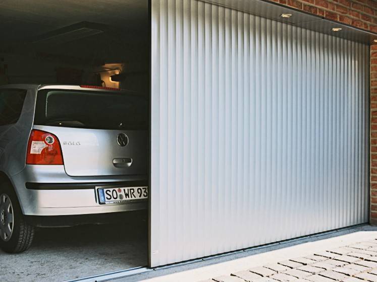 Автоматические гаражные ворота: выбираем оптимальный вариант