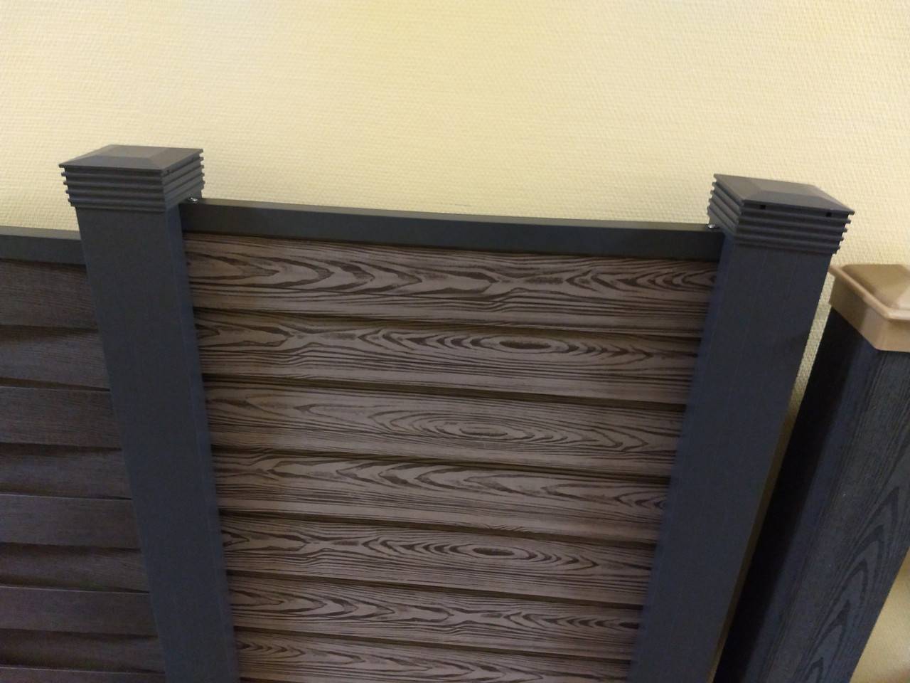 Делаем забор из древесно-полимерного композита