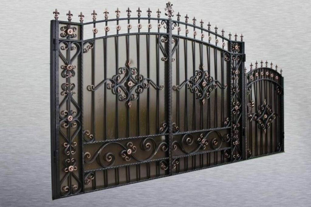 Как сделать красивые ворота и калитки из профнастила с элементами ковки для дачи и частного дома своими руками: видео, фото