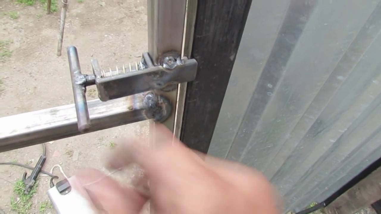 Защелка для калитки своими руками: фото, как сделать на ворота из профнастила, видео