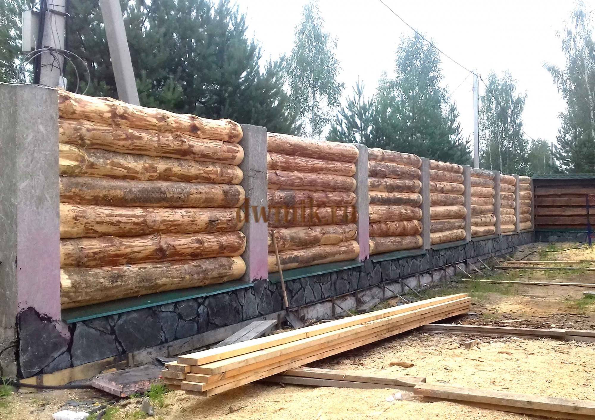 Деревянный забор из необрезной доски своими руками - выбор материала и строительство