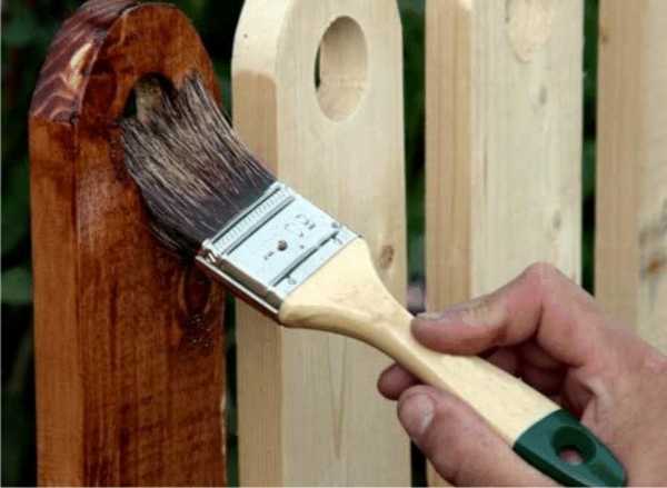 Чем можно обработать деревянный забор: разновидности покрытий