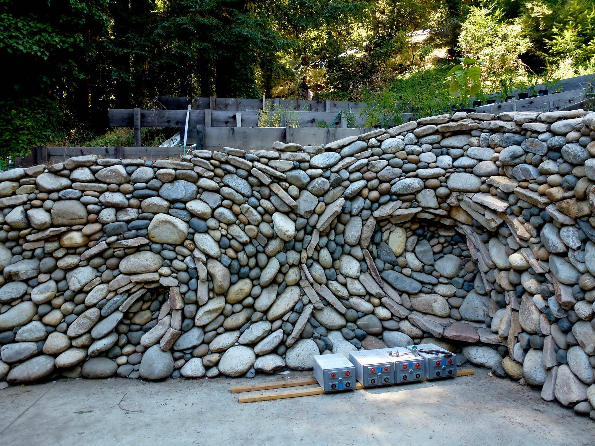 Забор из камня: 40 примеров с фото. виды камня, комбинирование, идеи