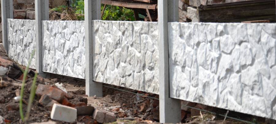 Бетонный забор на даче своими руками: виды, как вылить формы, установка и окраска железобетонного ограждения и изделий из бетона