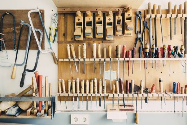 Как развесить инструменты на стене в гараже: лучшие идеи + инструкции по изготовлению систем хранения