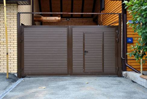 Распашные гаражные ворота из сэндвич панелей своими руками: фото инструкция