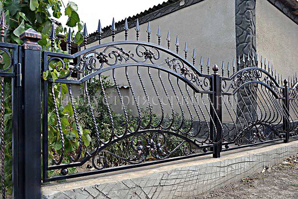 Забор для палисадника: 8 самых красивых и недорогих вариантов