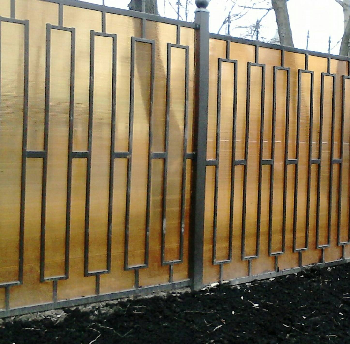 Забор из поликарбоната своими руками: пошаговые инструкции и фото к ним