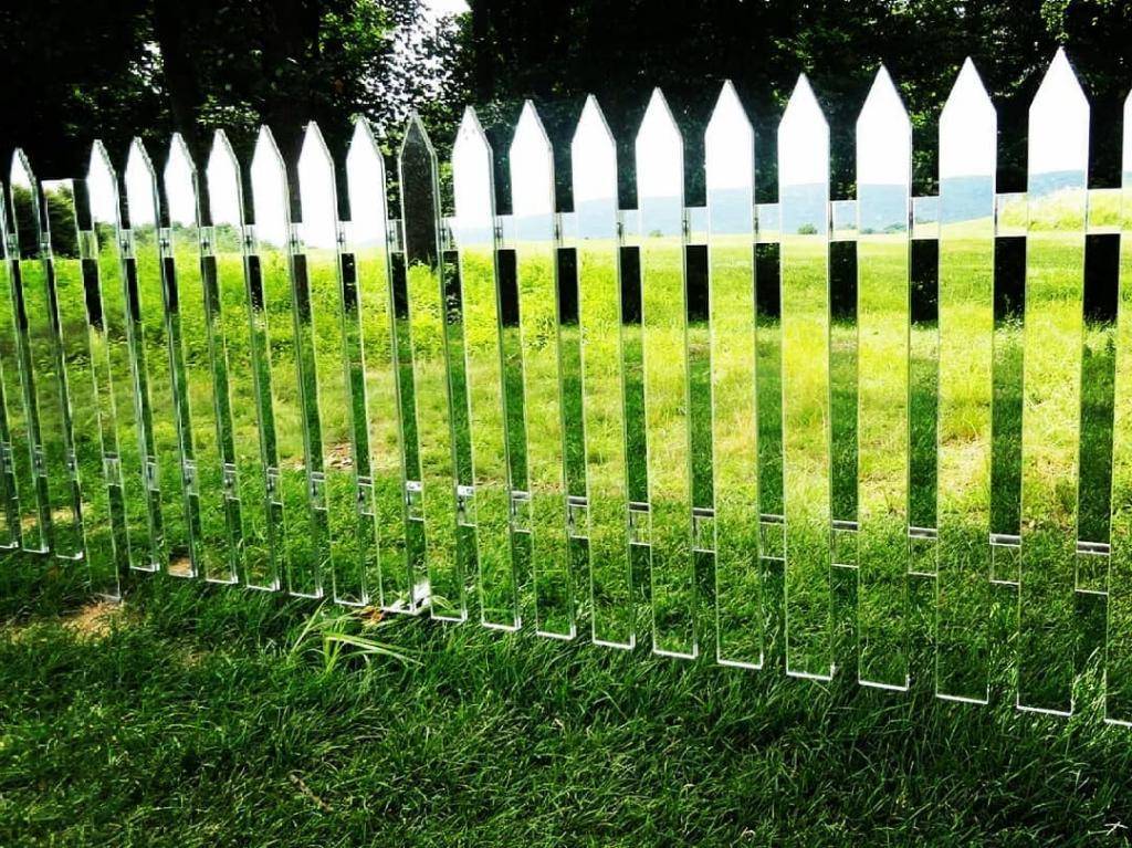 Чем закрыть забор из сетки рабицы – восемь способов сделать ограждение непрозрачным